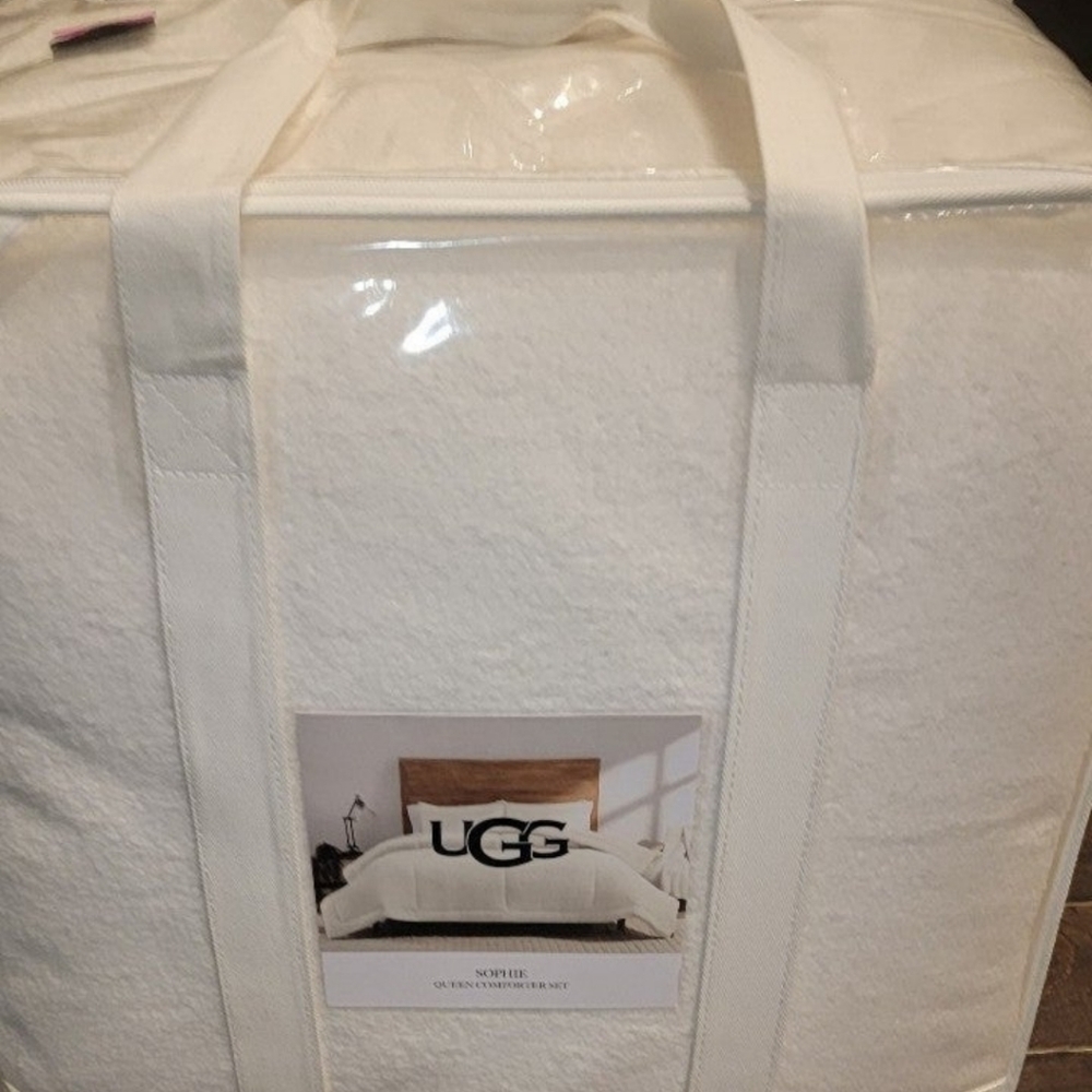 Ugg Sophie comforter set. - Picture 2 of 4